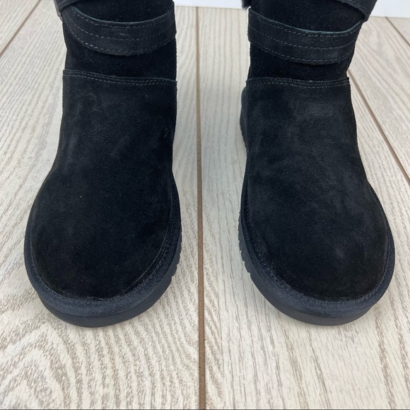 Koolaburra By UGG Women's Delene Wrap Buckle Strap Booties US6 Black Suede $100 - Picture 4 of 11